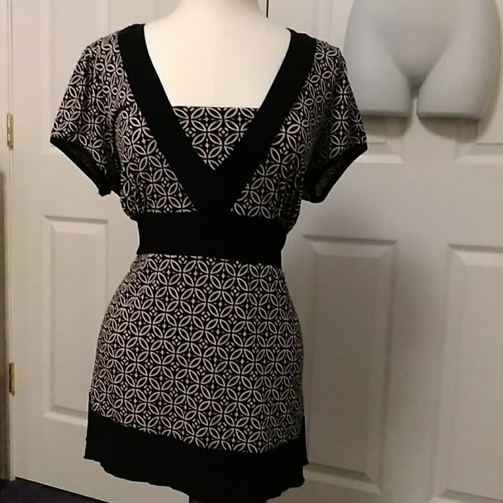 Black and Beige Top